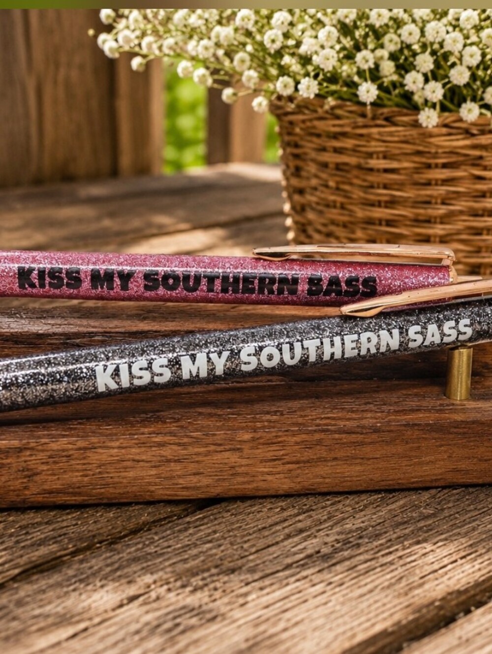 Kiss My Southern Sass Glitter Pen - Pink & Black 2 Random - Picture 2 of 2